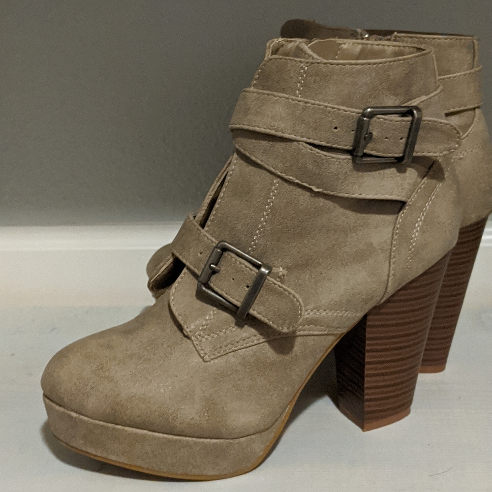 Bamboo heeled booties